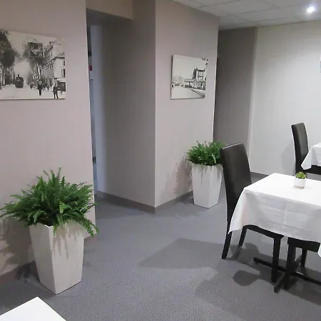 Contact De France 2* Saintes
