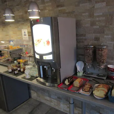 Hotel Contact De France 2*