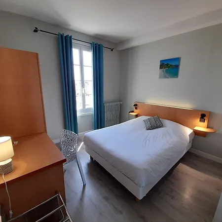 Contact De France Hotel 2*